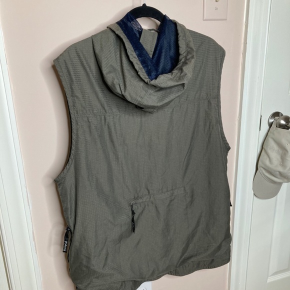 Toggi activity Vest - Picture 6 of 12